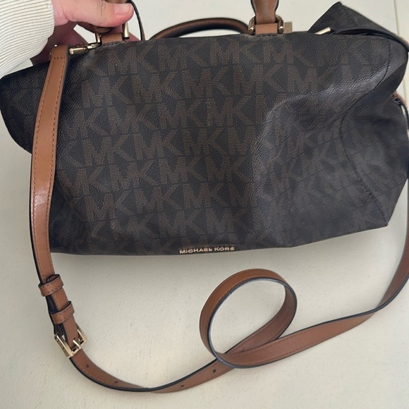 COPY - Michael Kors - Picture 1 of 7